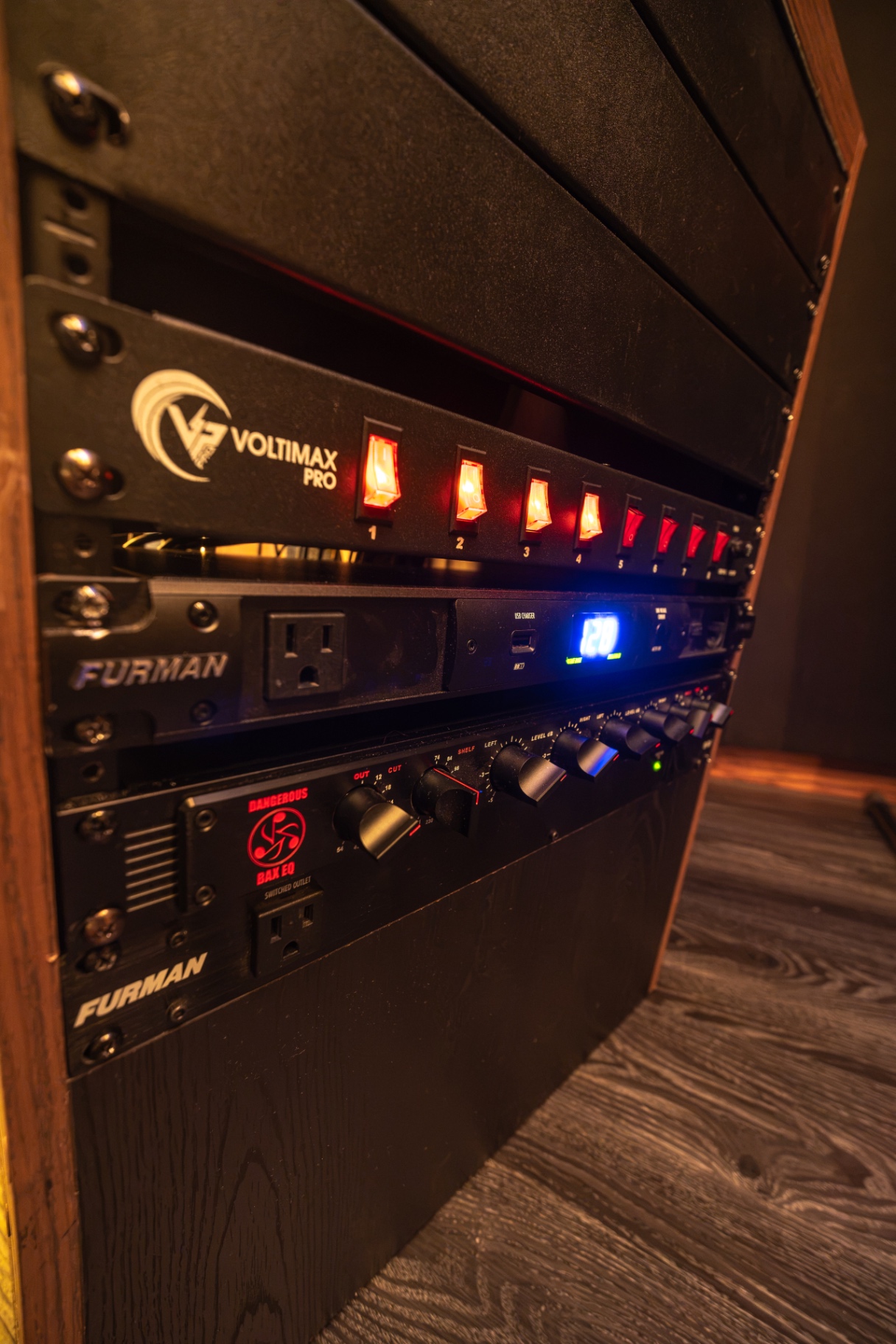 Outboard rack · equalization & power