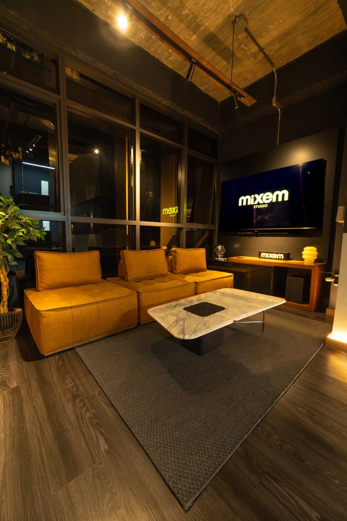 Mixem lounge